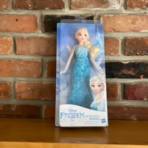 Disney Doll Frozen Elsa NWT